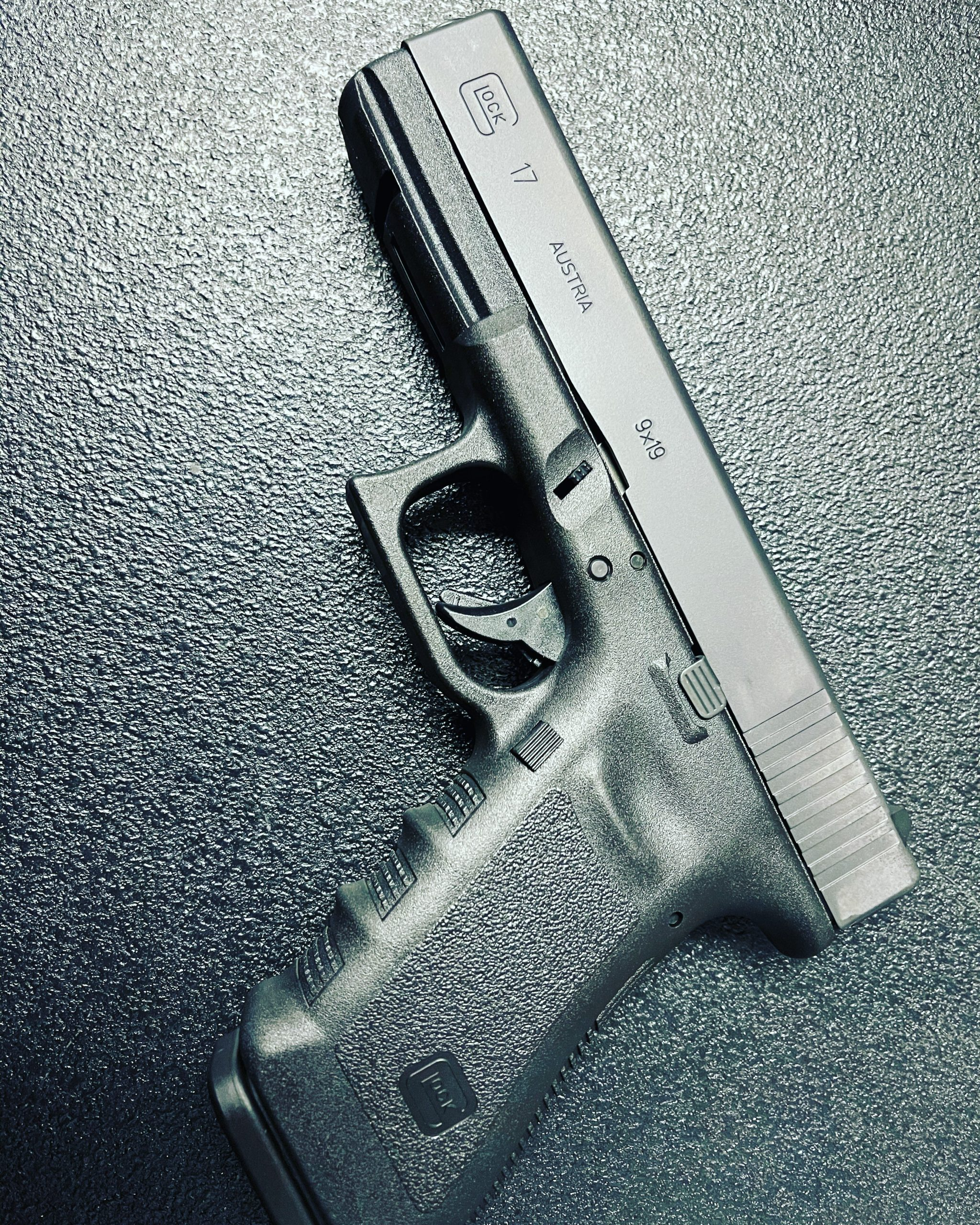 Glock 17 Gen 3 9X19 4.49" Black PI1750201 CA 2-10 Round Magazines